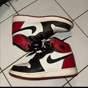 Nike Jordan 1s Black toes size 6Y (7.5W)